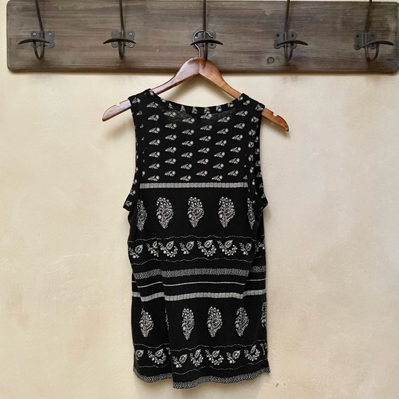 πͺΆ3/$20 LUCKY BRAND Black & White Bandana Patterned CrewNeck Tank-XS - Picture 4 of 15